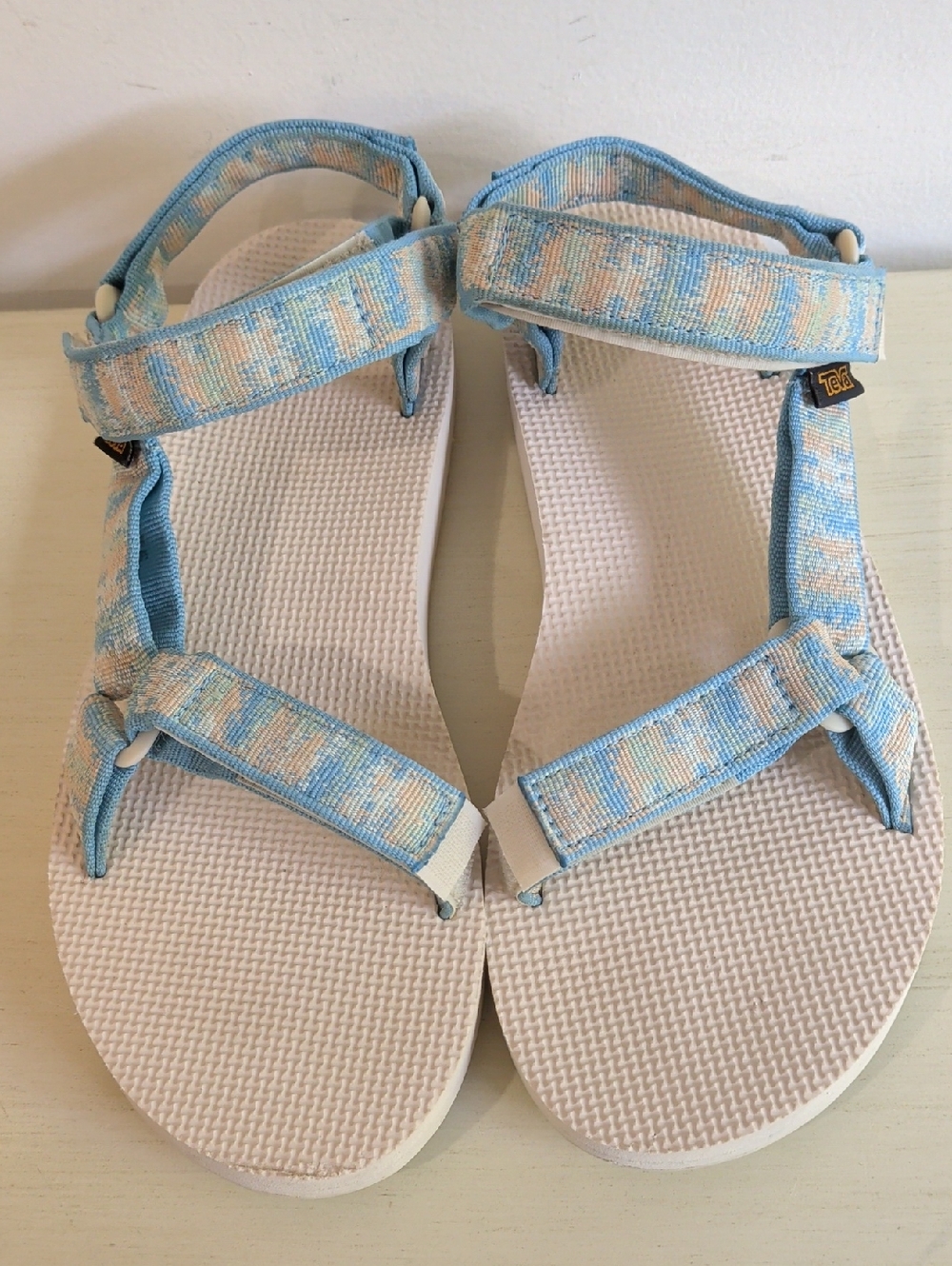 Teva Women’s Light Blue, Peach & White Patterned Velcro Strap Sandals Size 9